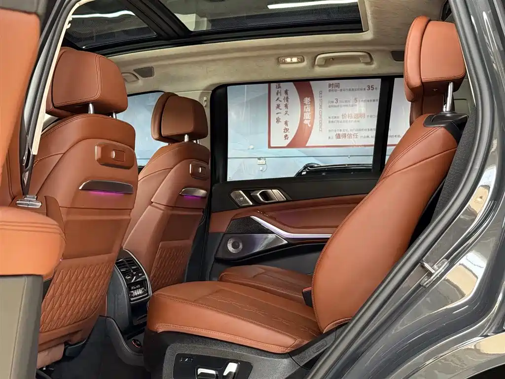 BMW X7 M60i 2023 — фото 7