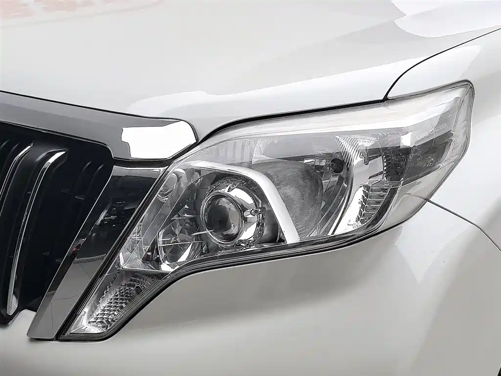 Toyota Prado 2015 — фото 7