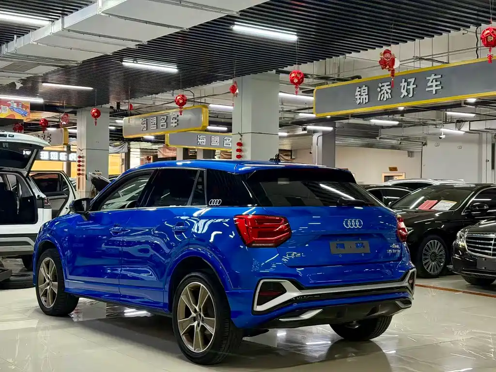 Audi Q2L 2022 — фото 10