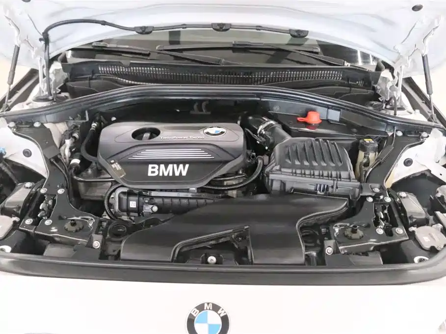 BMW 1 Series 2018 — фото 19