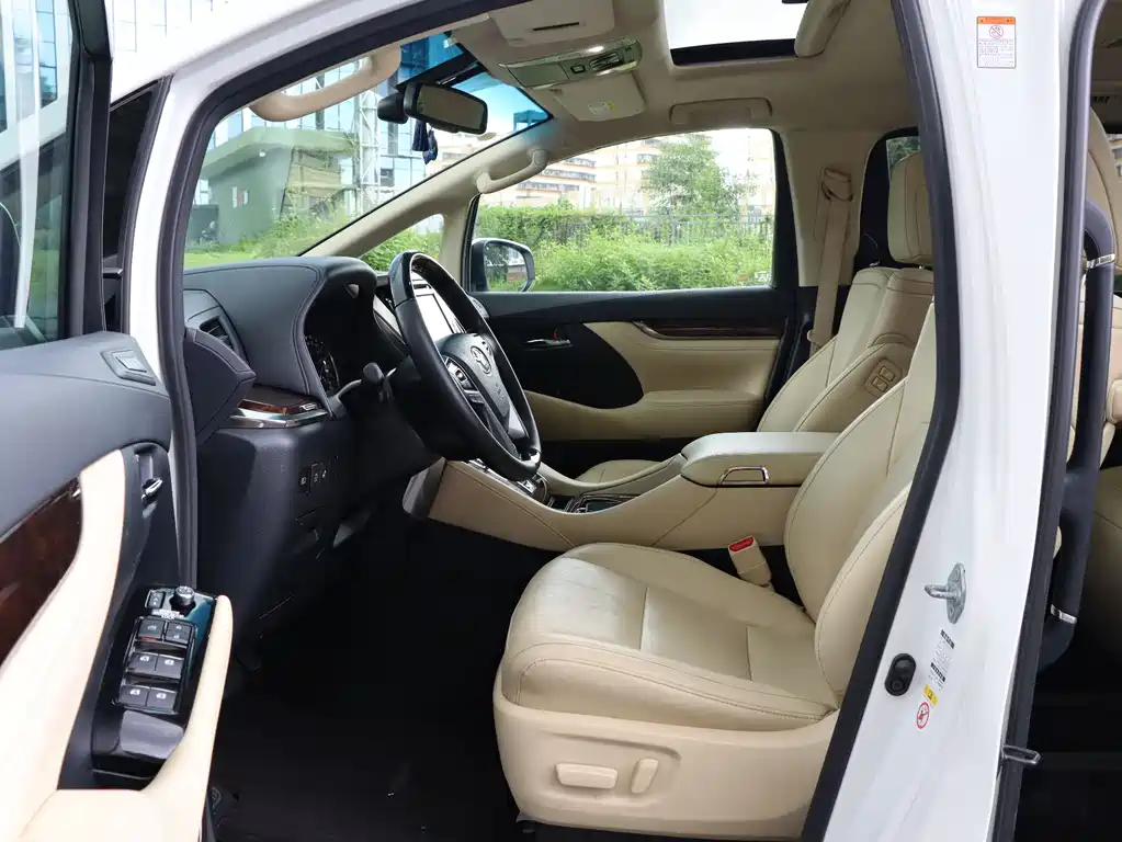 Toyota Alphard 2018 — фото 11