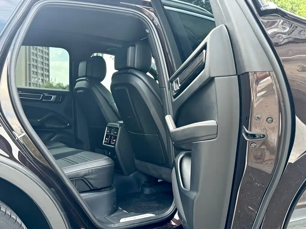 Porsche Cayenne 2020 — фото 15