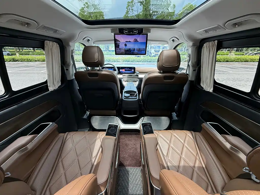 Mercedes-Benz V-Class 2025 — фото 14