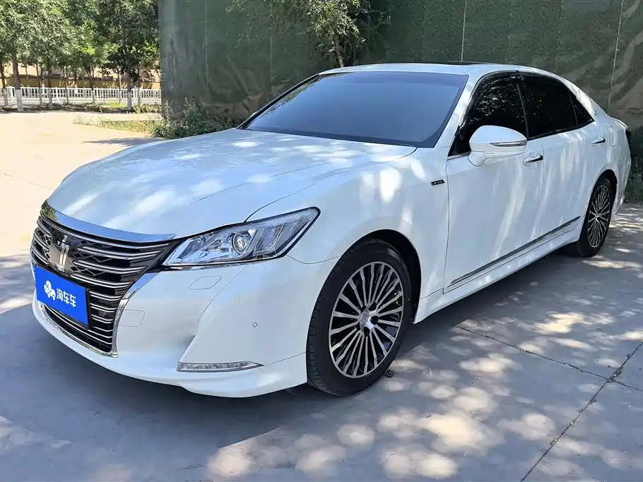 Toyota Crown 2017