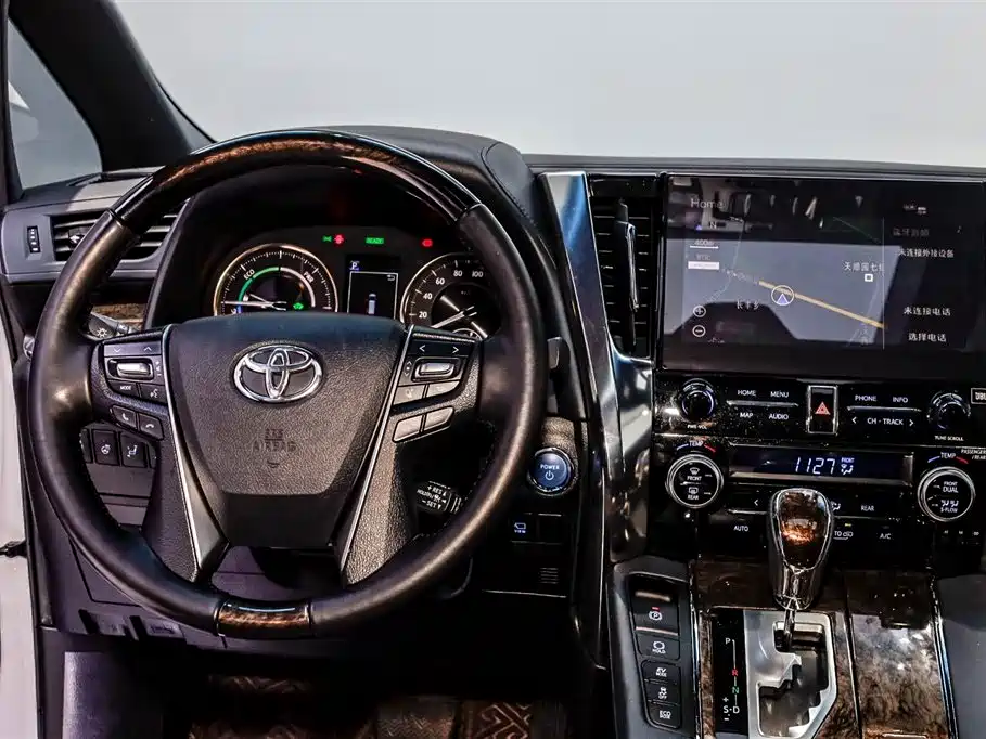 Toyota Alphard 2021 — фото 26