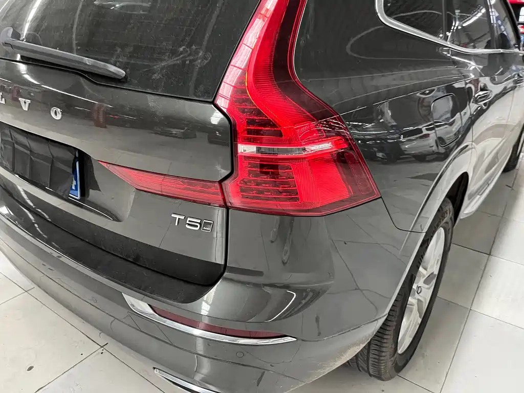 Volvo XC60 2020 — фото 17
