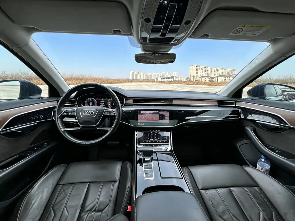 Audi A8 2018 — фото 6