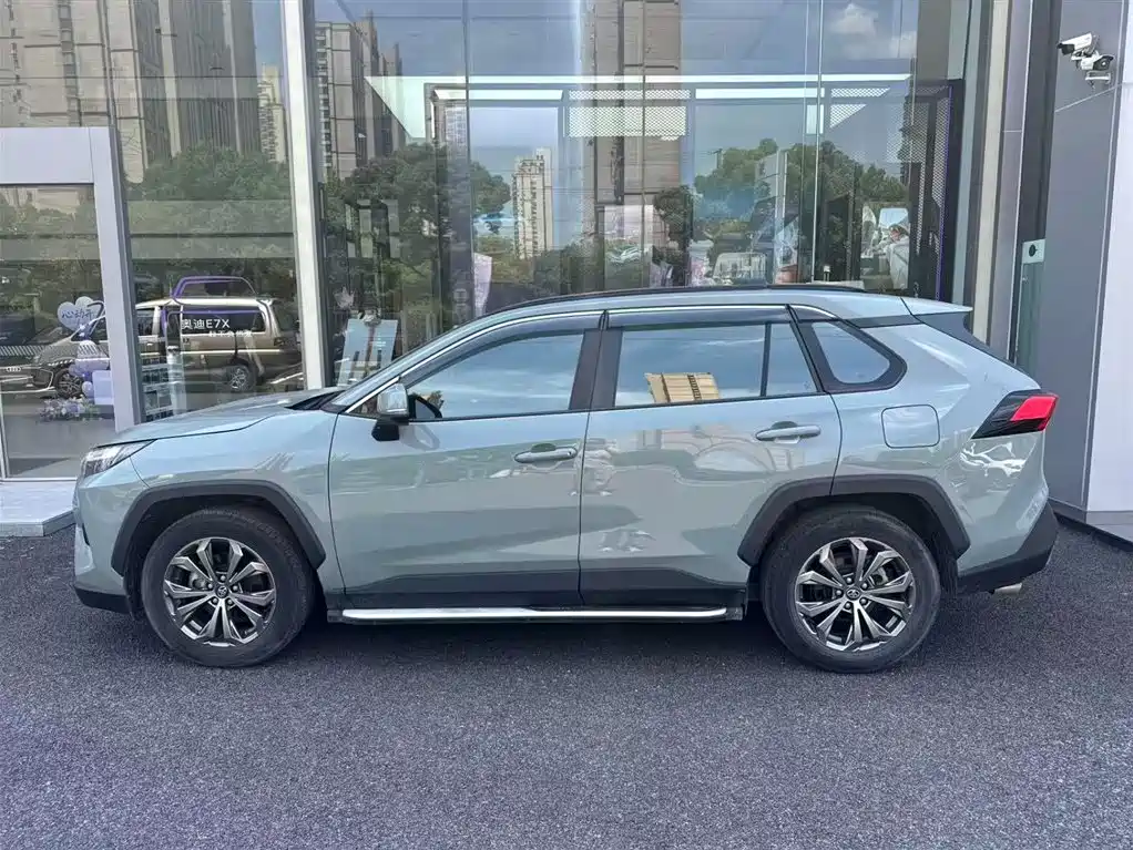 Toyota RAV4 2024