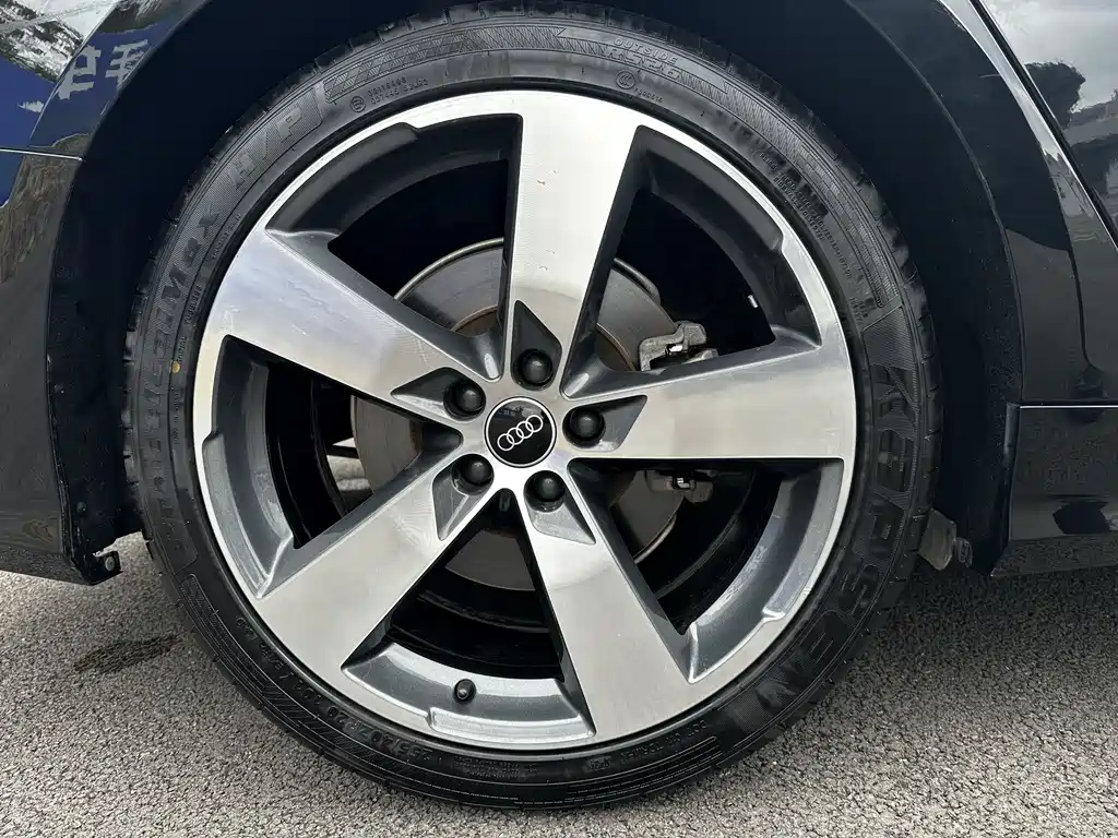 Audi A6L 2023 — фото 11