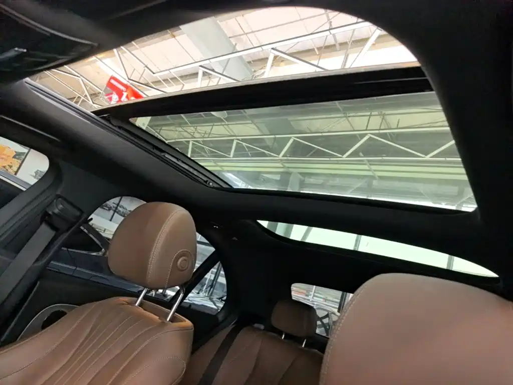 Mercedes-Benz E-Class 2020 — фото 25