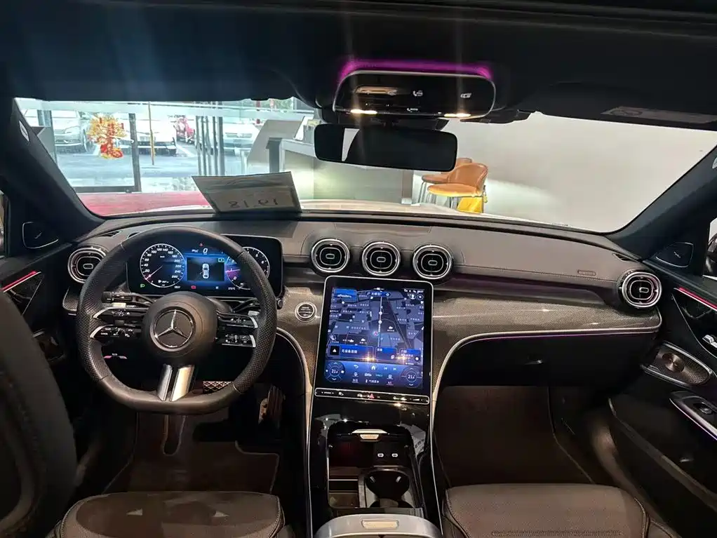 Mercedes-Benz C-Class 2024