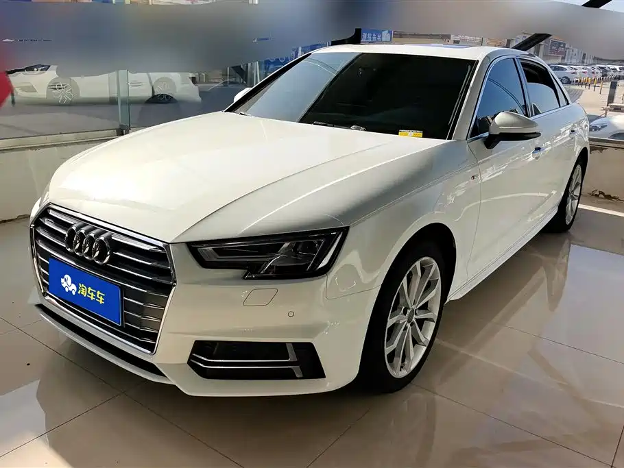 Audi A4L 2018 — фото 1
