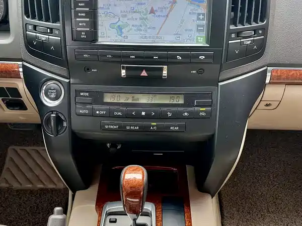 Toyota Land Cruiser 2015