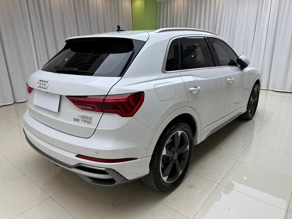 Audi Q3 2022 — фото 4