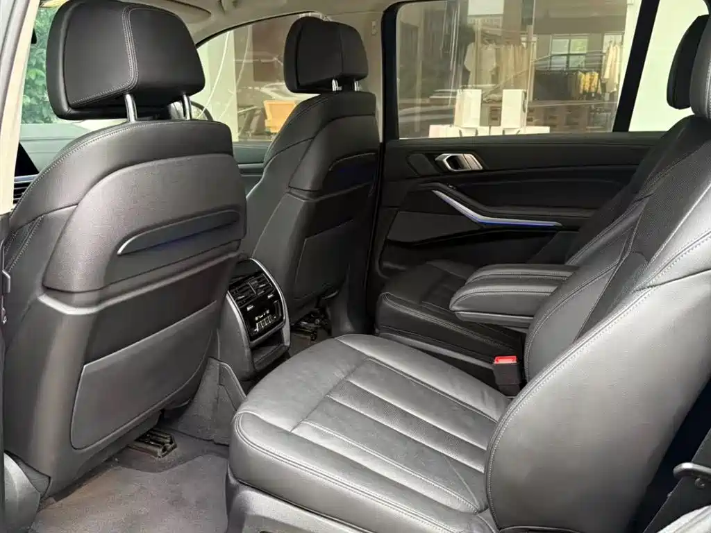 BMW X7 2021 — фото 10