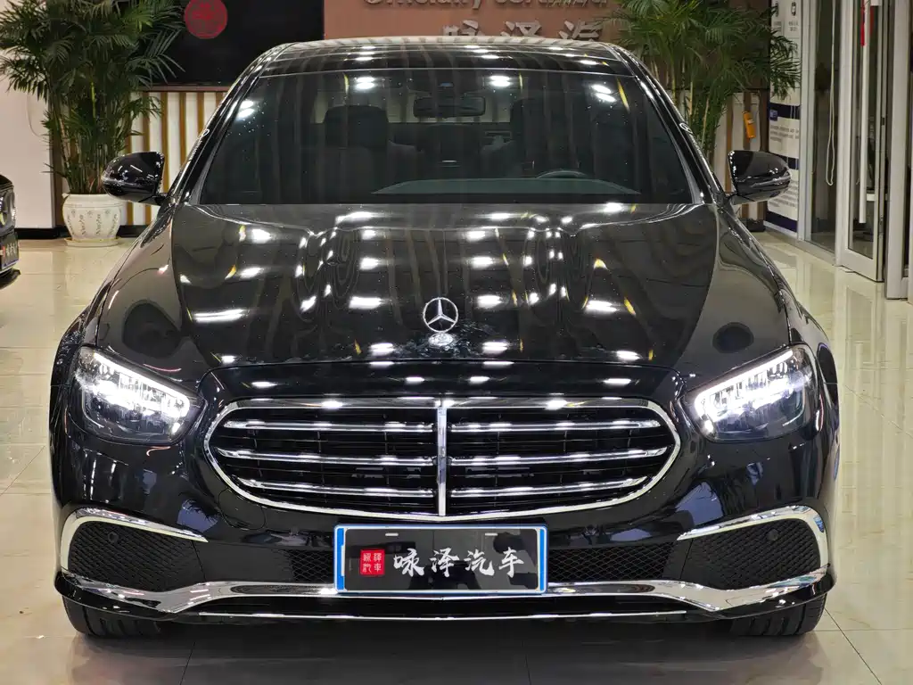 Mercedes-Benz E-Class 2023 — фото 1
