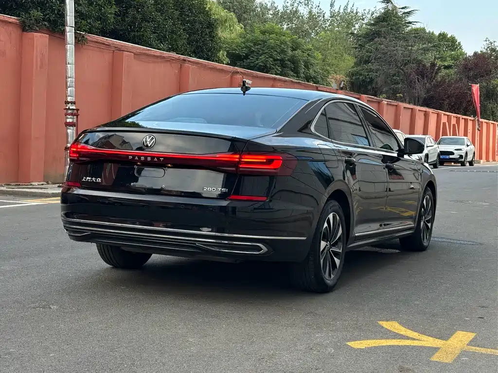Volkswagen Passat 2023