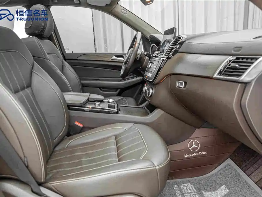 Mercedes-Benz GLE 2017 — фото 15