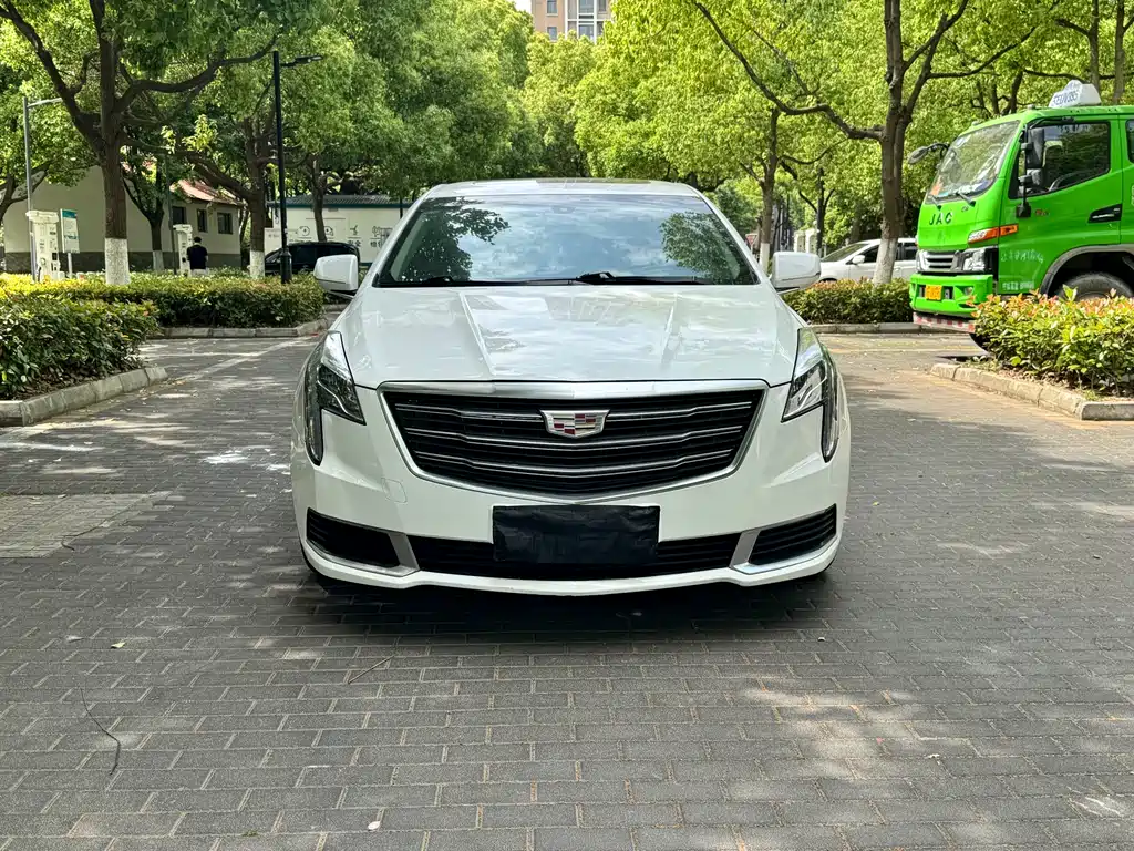 Cadillac XTS 2019 — фото 2