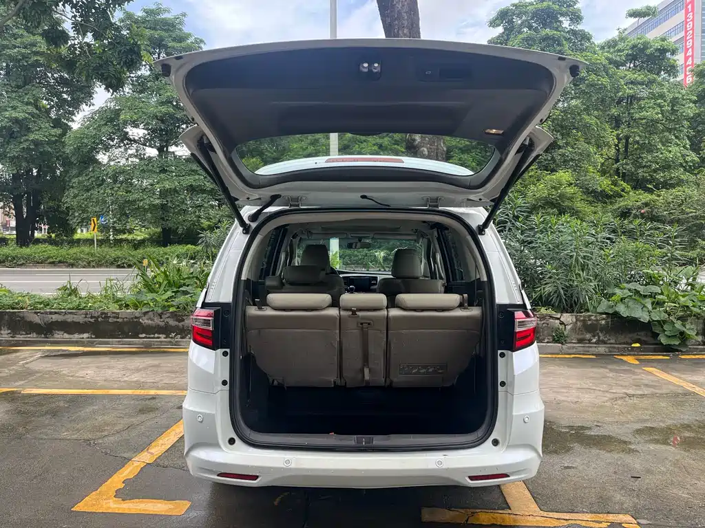 Honda Odyssey 2016 — фото 10