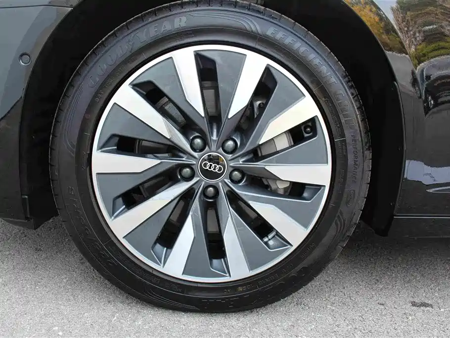 Audi A6L 2023 — фото 14