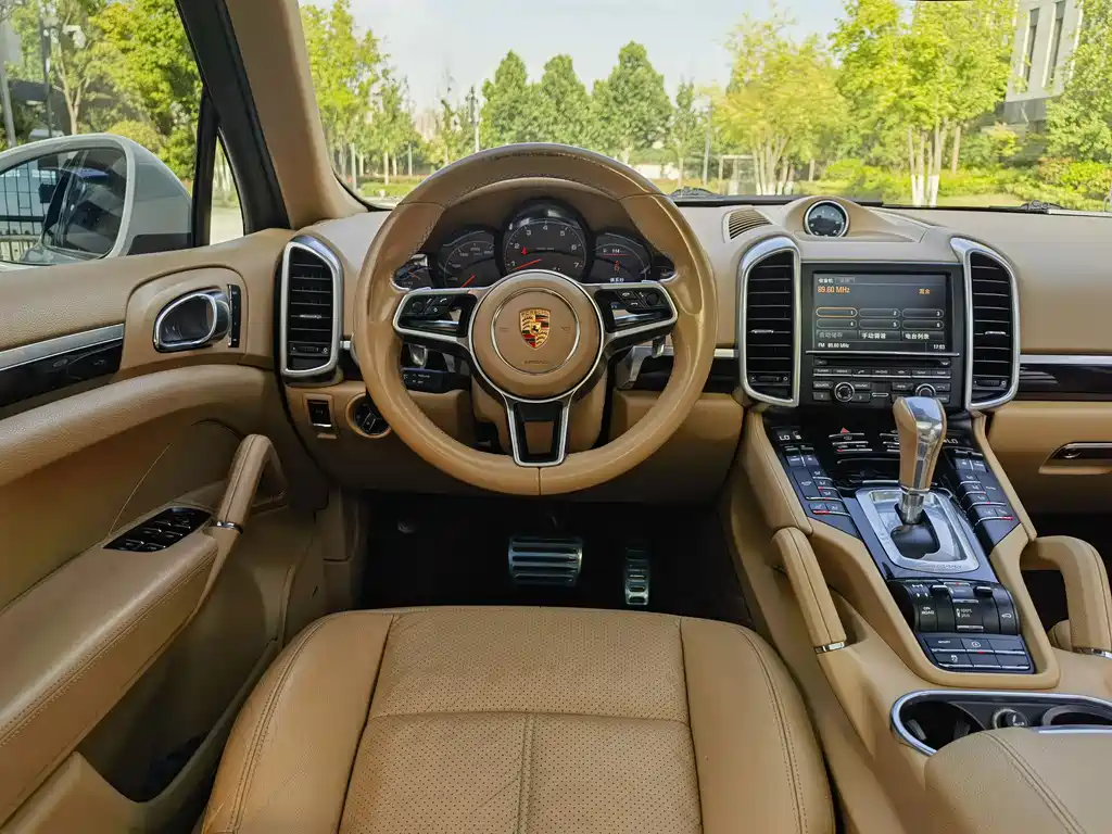 Porsche Cayenne 2015 — фото 11