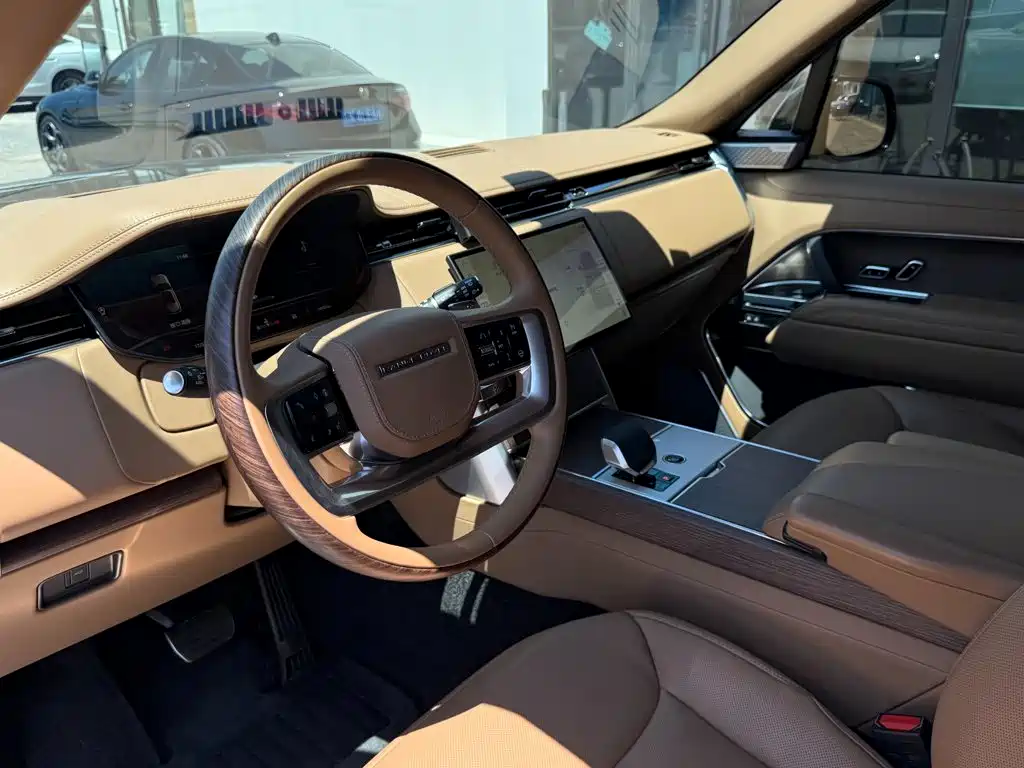 Land Rover Range Rover 2025 — фото 19