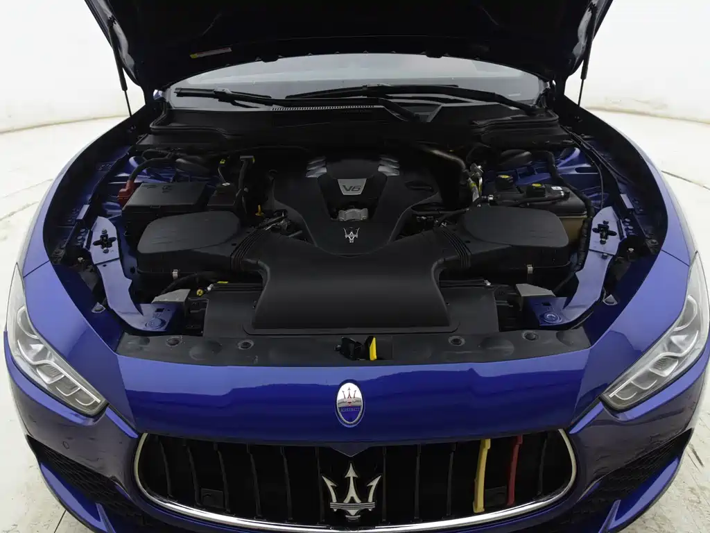 Maserati Ghibli 2017 — фото 16