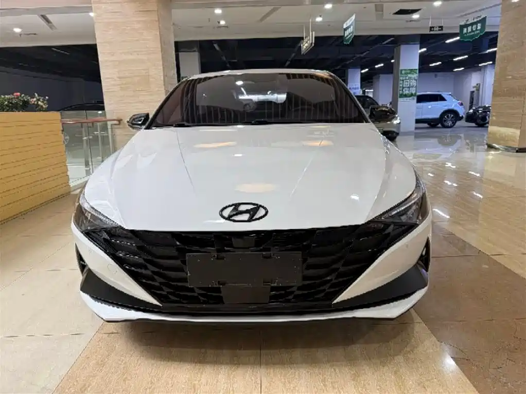 Hyundai Elantra 2023 — фото 13