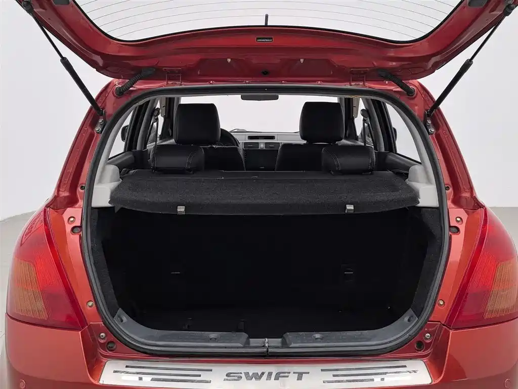Suzuki Swift 2015 — фото 16
