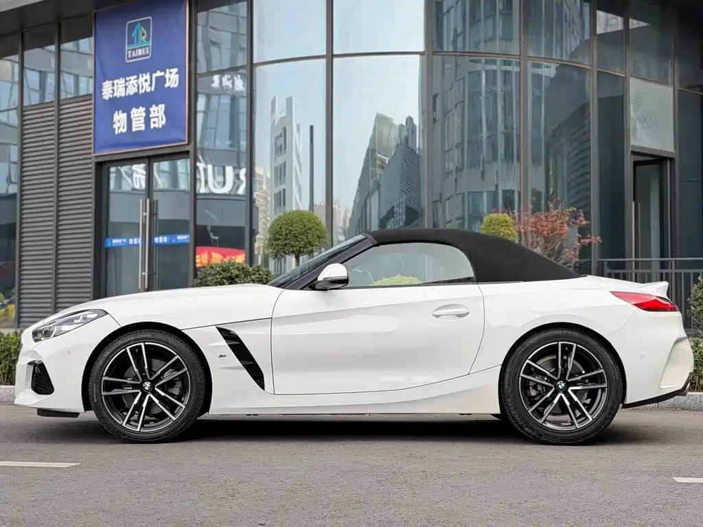 BMW Z4 2022 — фото 5