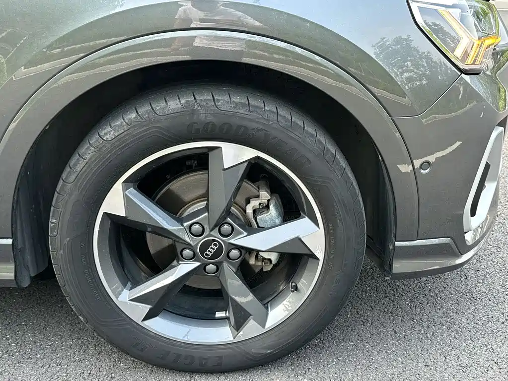 Audi Q3 2022 — фото 14