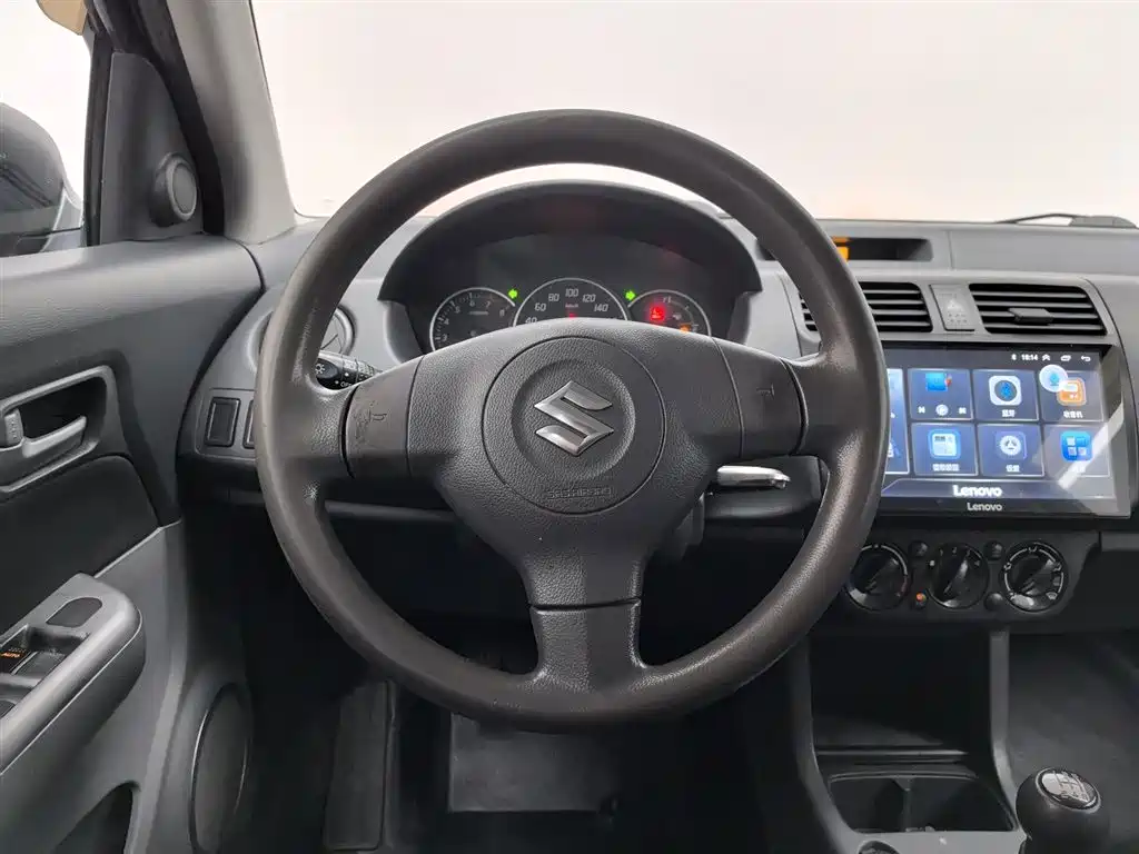 Suzuki Swift 2015 — фото 11