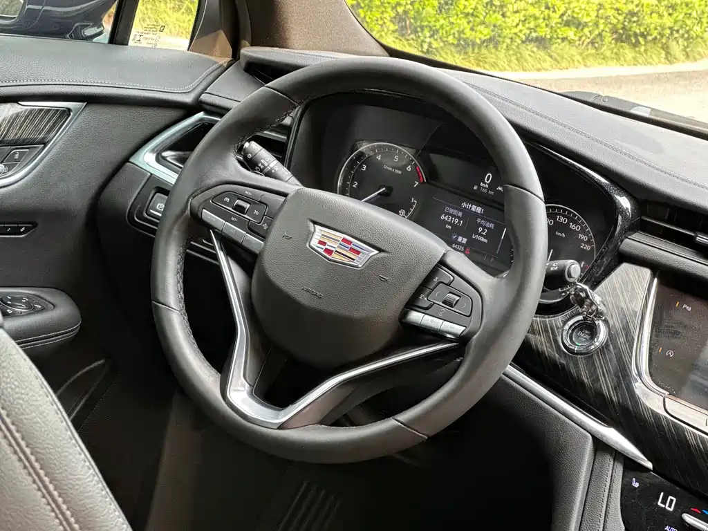Cadillac XT6 2021 — фото 14
