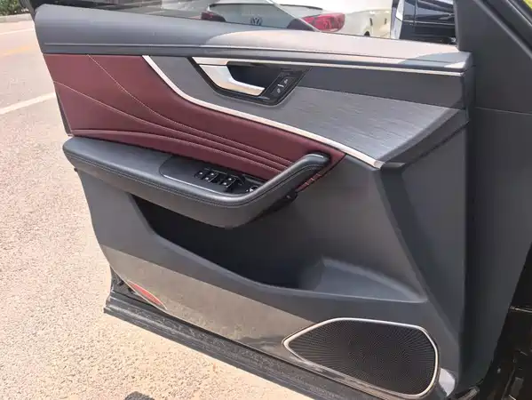 Hongqi HS5 2026