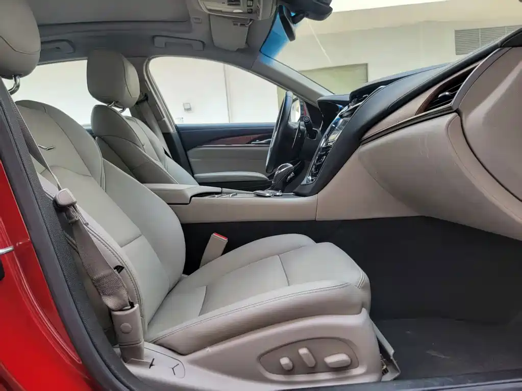 Cadillac CTS 2016 — фото 11