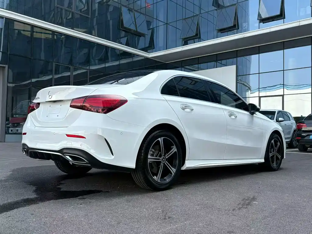 Mercedes-Benz A-Class 2023 — фото 13