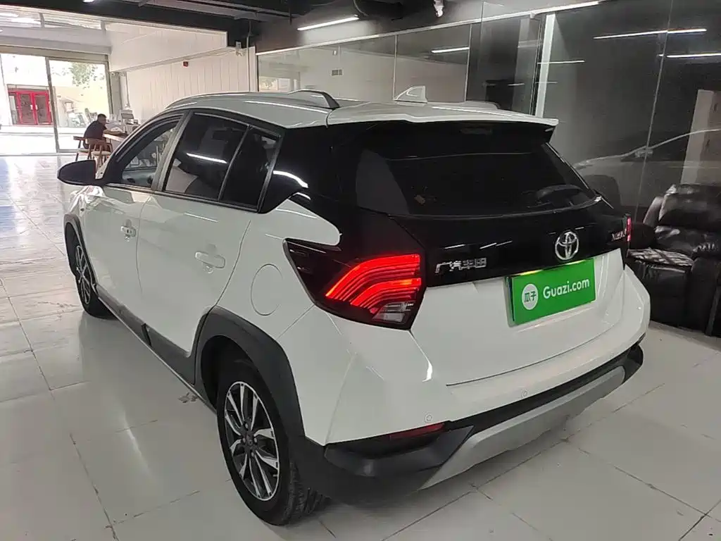 Toyota Yaris L 2021