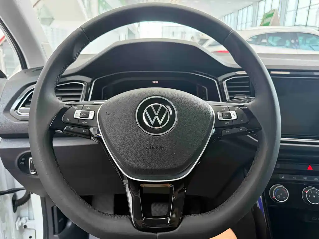 Volkswagen T-Roc 2022 — фото 12