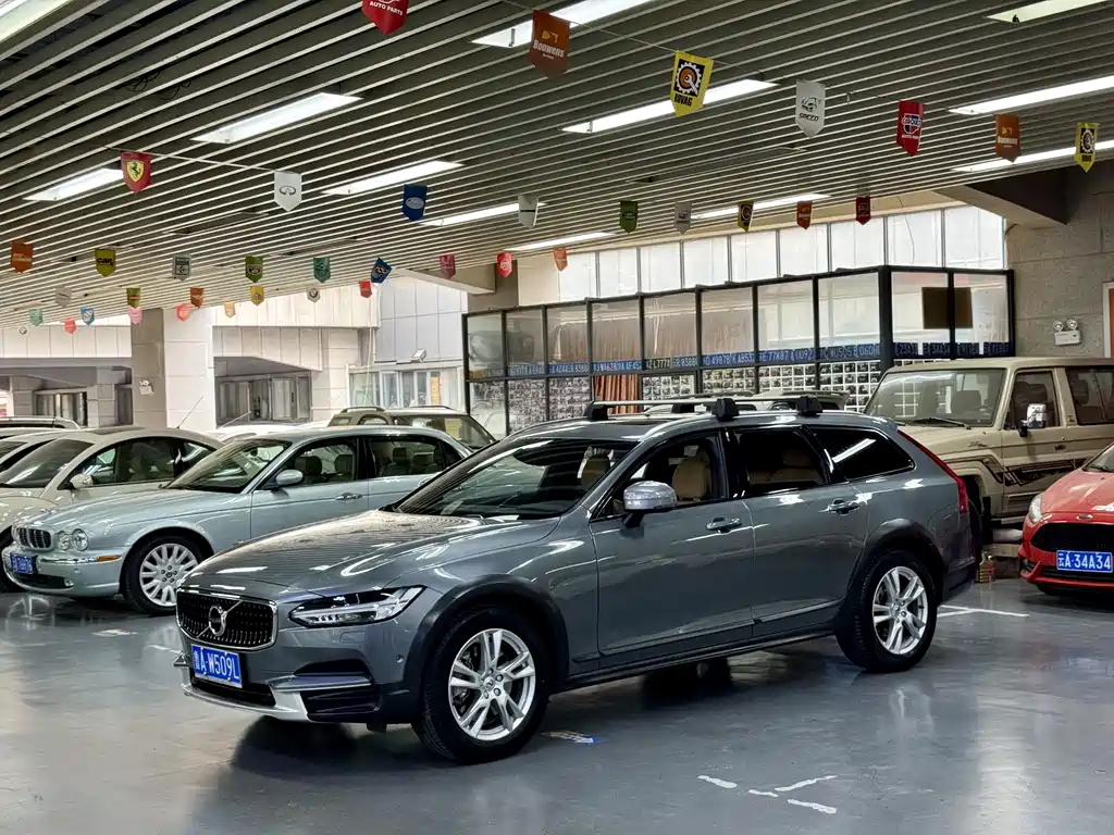 Volvo V90 2017 — фото 17