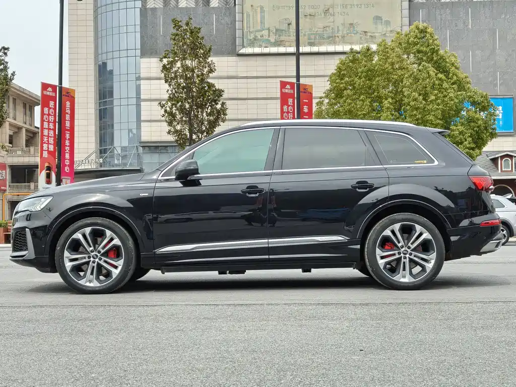 Audi Q7 2020 — фото 7