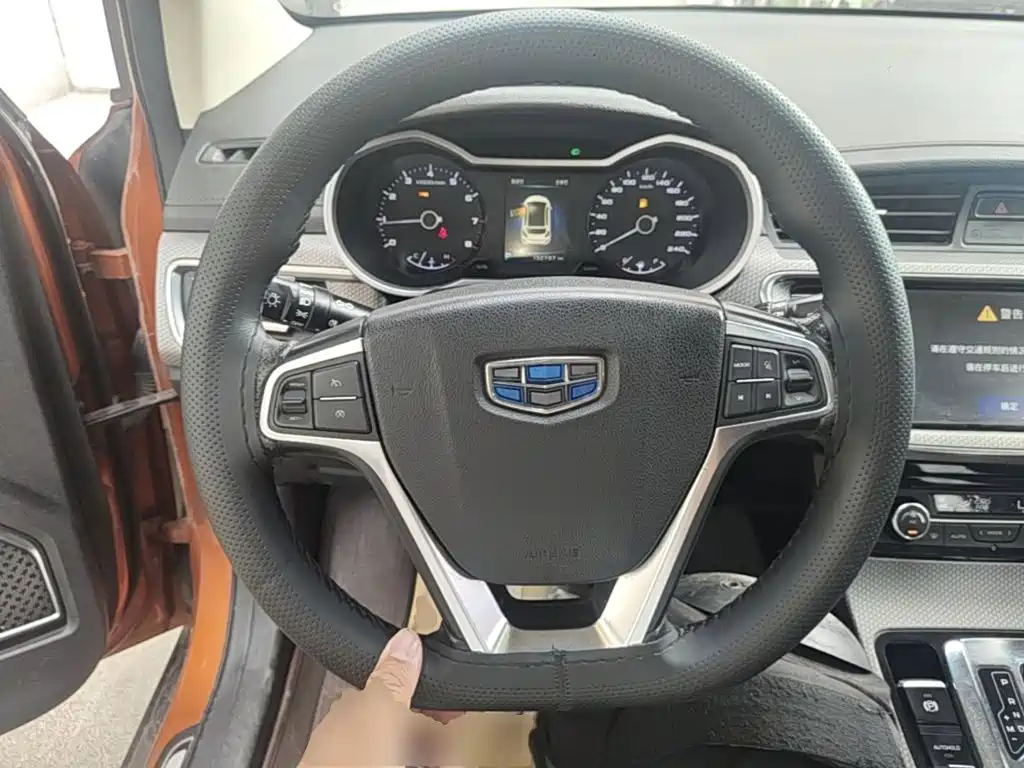 Geely Emgrand GS 2016 — фото 11