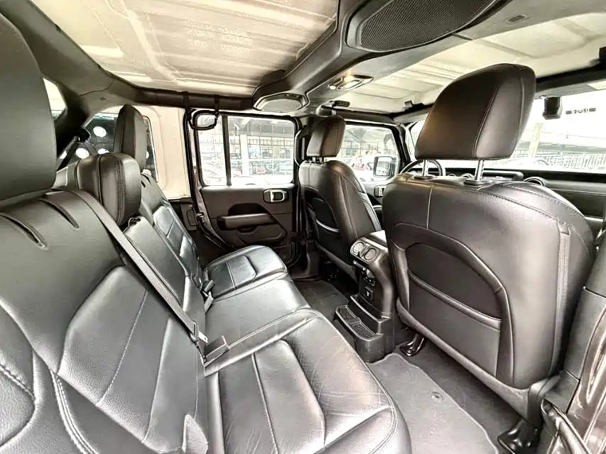 Jeep Wrangler 2019 — фото 10