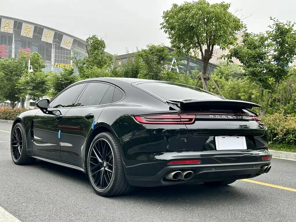 Porsche Panamera 2018 — фото 6
