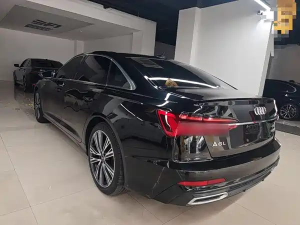 Audi A6L 2022