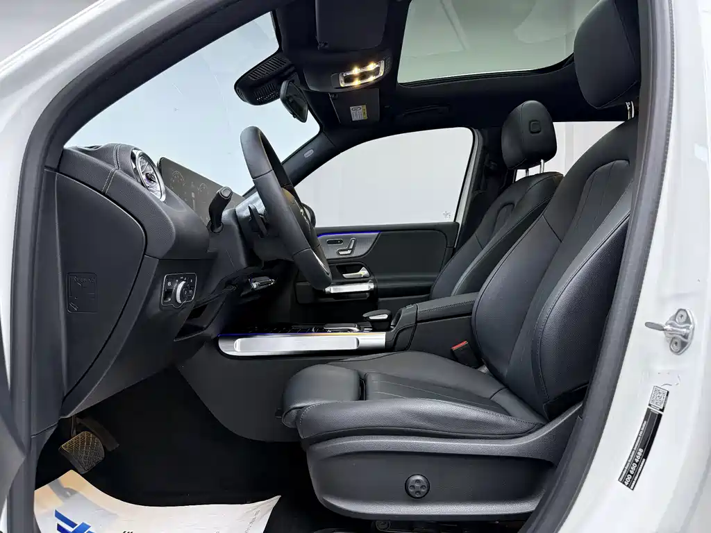 Mercedes-Benz EQB 2023 — фото 11