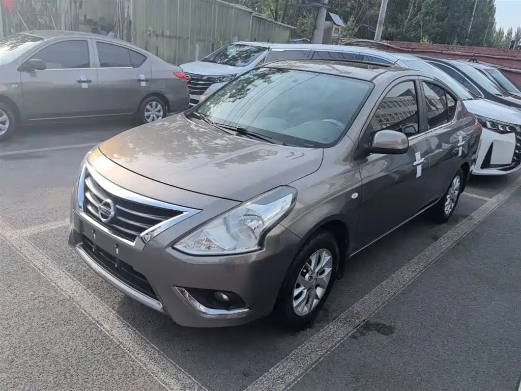 Nissan Sunny 2015 — фото 1
