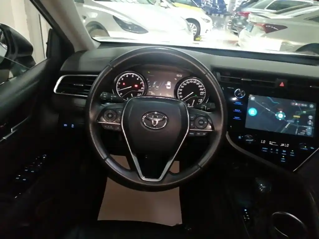 Toyota Camry 2021 — фото 11