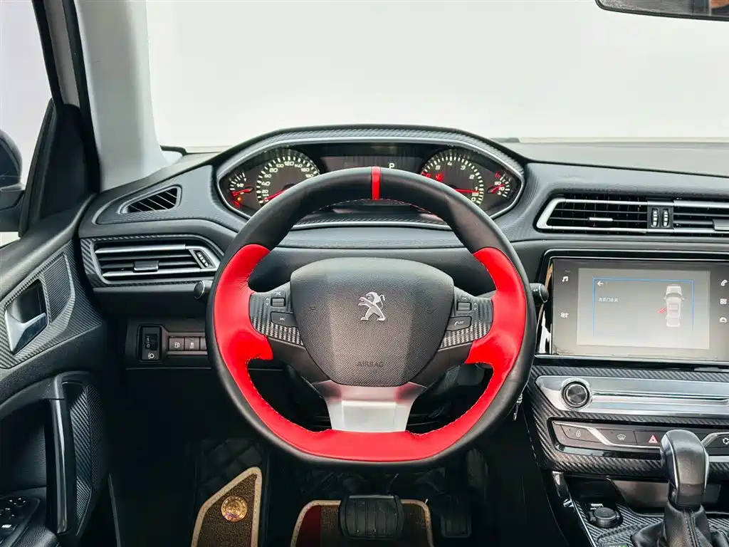 Peugeot 308 2017 — фото 17