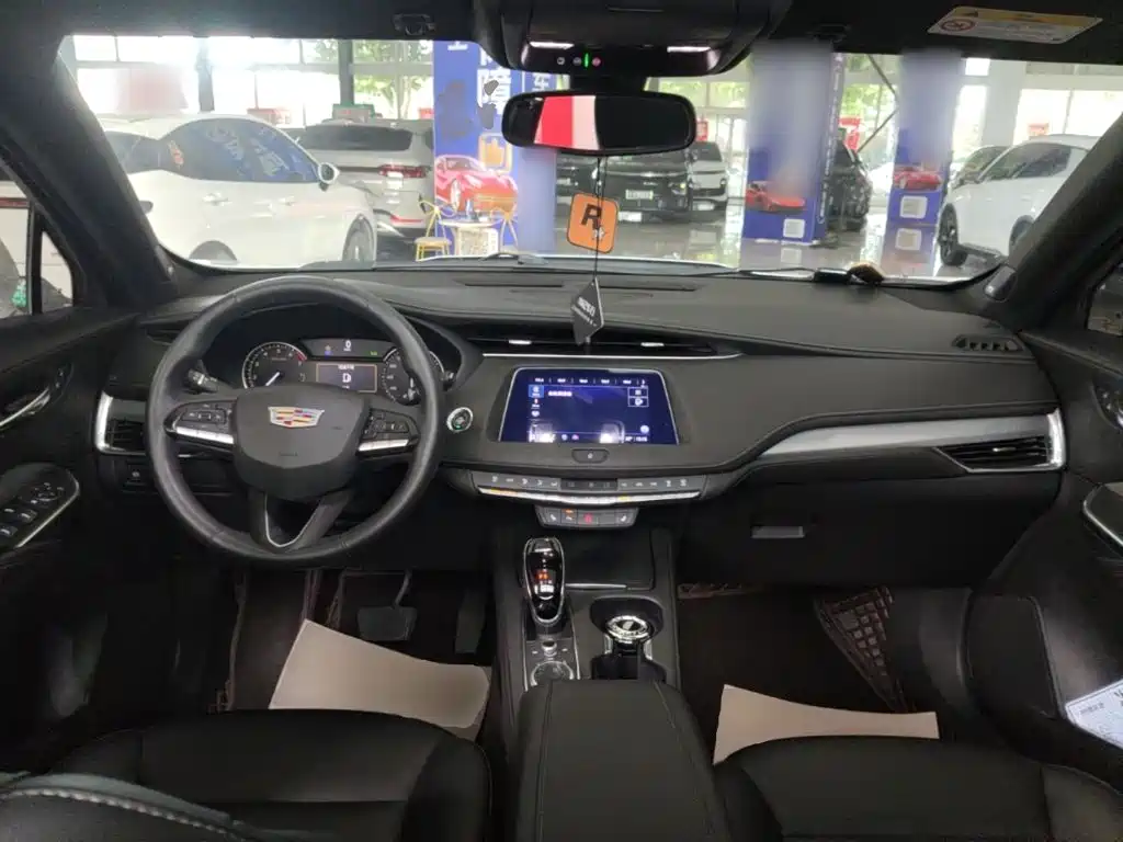 Cadillac XT4 2021 — фото 10